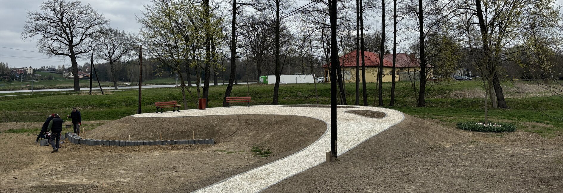 Skwer nabiera kształtów