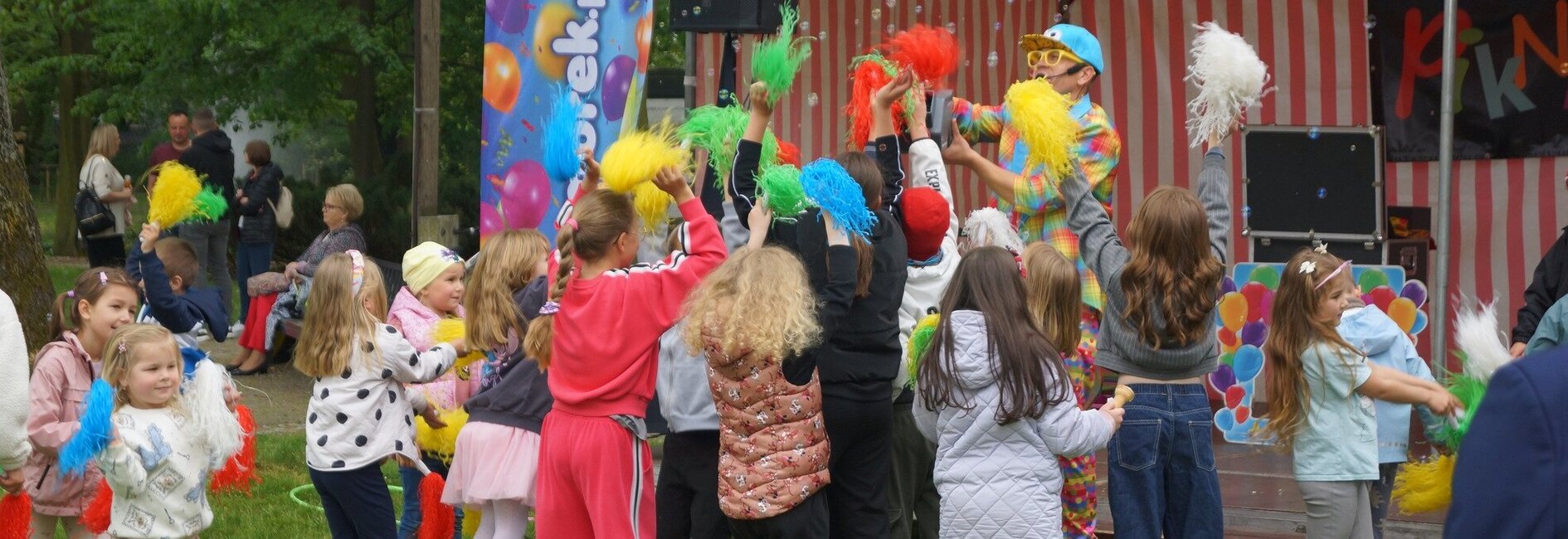 Bez deszczu, za to z uśmiechem – Rodzinny Piknik Biblioteczny
