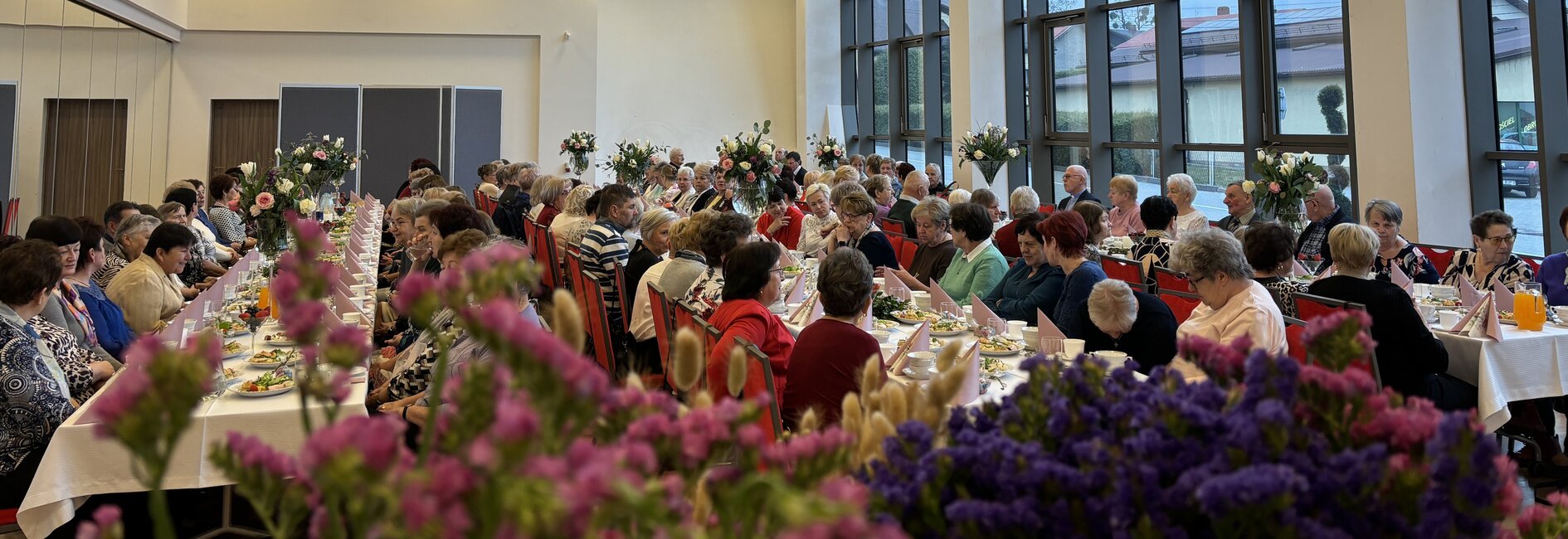 Razem przy Wielkanocnym stole.